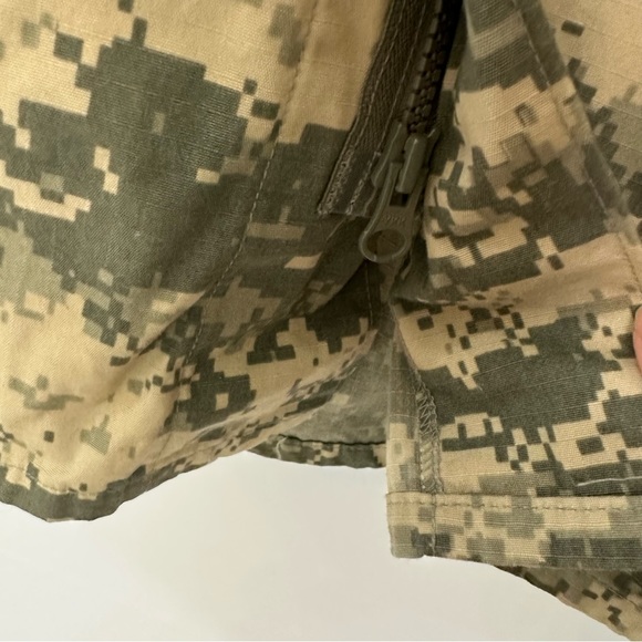 Army Combat Uniform Coat, Digital Camo Men's Regular Small - Picture 9 of 14